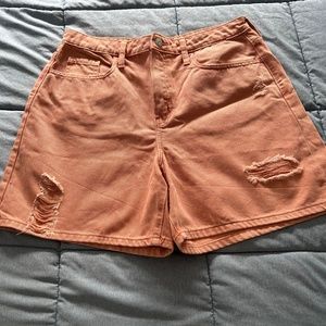Orange short pants